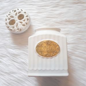 White & gold Tea canister